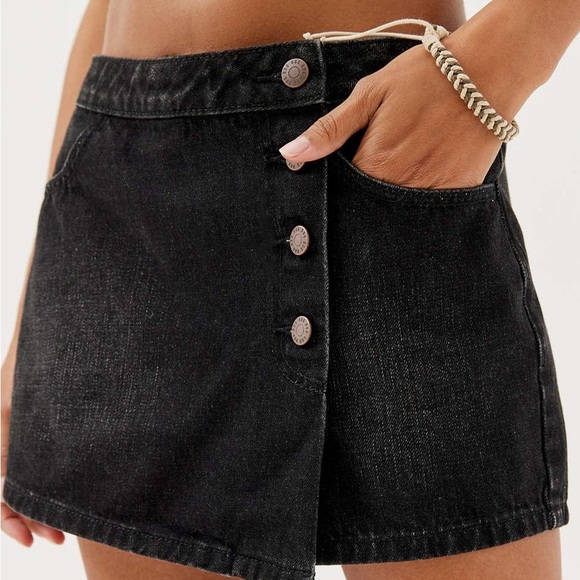 BDG Women's Black Skye Denim Skort - Picture 4 of 4
